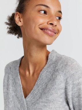 ICHI Kamara V-Neck Jumper in grey melange